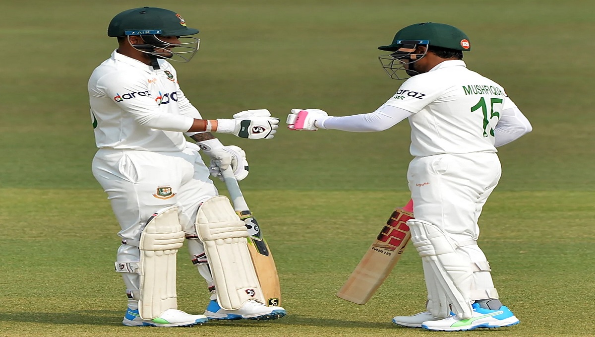 খাদের কিনারা থেকে দলকে উদ্ধারের চেষ্টায় লিটন-মুশফিক