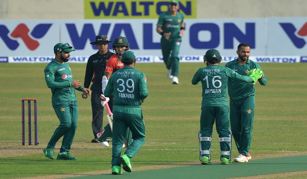 মিরপুরের উইকেটও বুঝতে পারলেন না মাহমুদউল্লাহ!