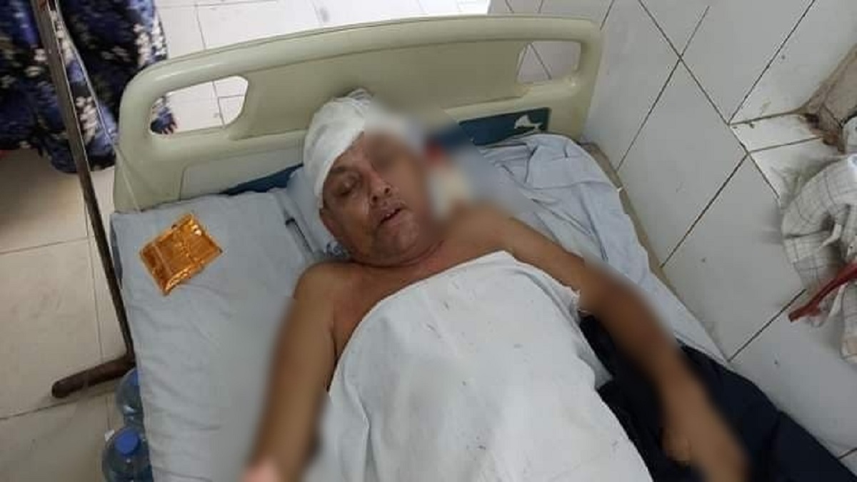 সাতক্ষীরায় নৌকার প্রার্থীকে পেটালেন স্বতন্ত্র প্রার্থীর কর্মীরা