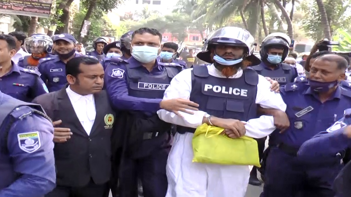 স্বামীর বন্ধু ছিল মামুনুল, বিয়ের প্রলোভন দেখিয়ে জড়াতেন শারীরিক সম্পর্কে: আদালতে ঝর্ণা