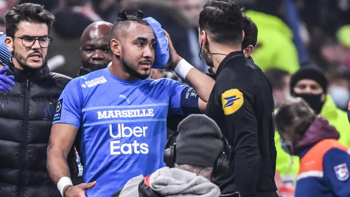 মারামারিতে পণ্ড মার্সেই ও লিওর ম্যাচ