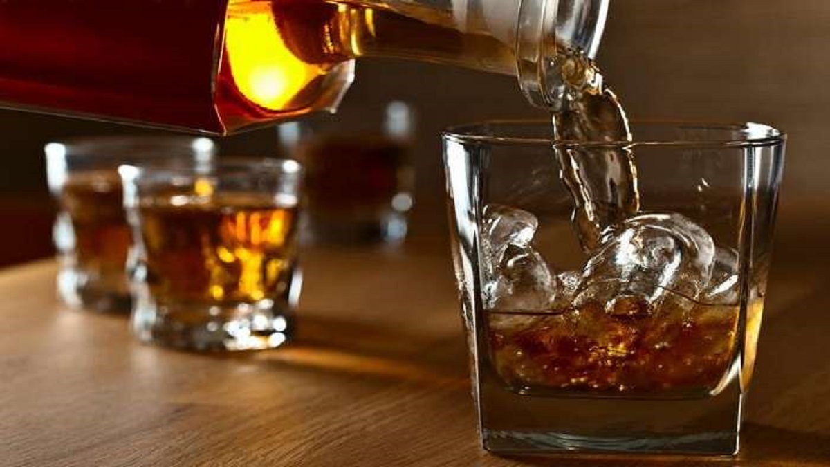 চোলাই মদ ঠেকাতে পশ্চিমবঙ্গ সরকারের উদ্যোগ: ২৩ টাকায় বাংলা মদ!