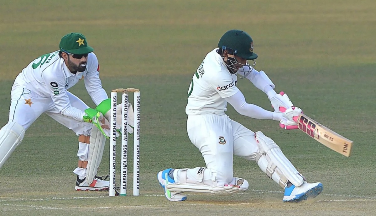 বাংলাদেশের বিপর্যয়ে টেস্টে আসলো ভারসাম্য