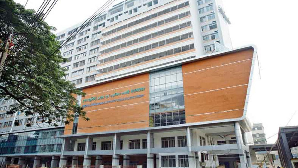 নারায়ণগঞ্জে লিক হয়ে জমাট বাধা গ্যাসে ৩ শ্রমিক দগ্ধ