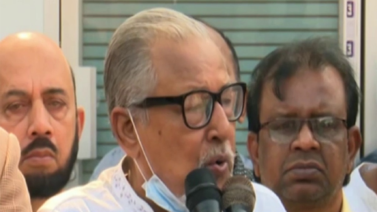 রাজনৈতিক প্রতিহিংসার কারণে খালেদা জিয়াকে বিদেশে যেতে দিচ্ছে না: নজরুল