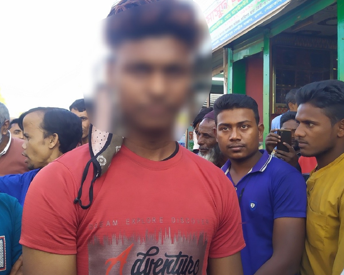 মায়ের সামনেই স্কুলছাত্রীকে অপহরণের চেষ্টা, যুবক আটক