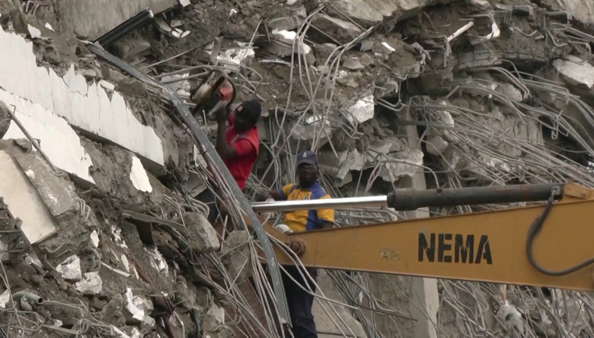 নাইজেরিয়ায় বহুতল ভবনধসে নিহতের সংখ্যা বেড়ে ২০