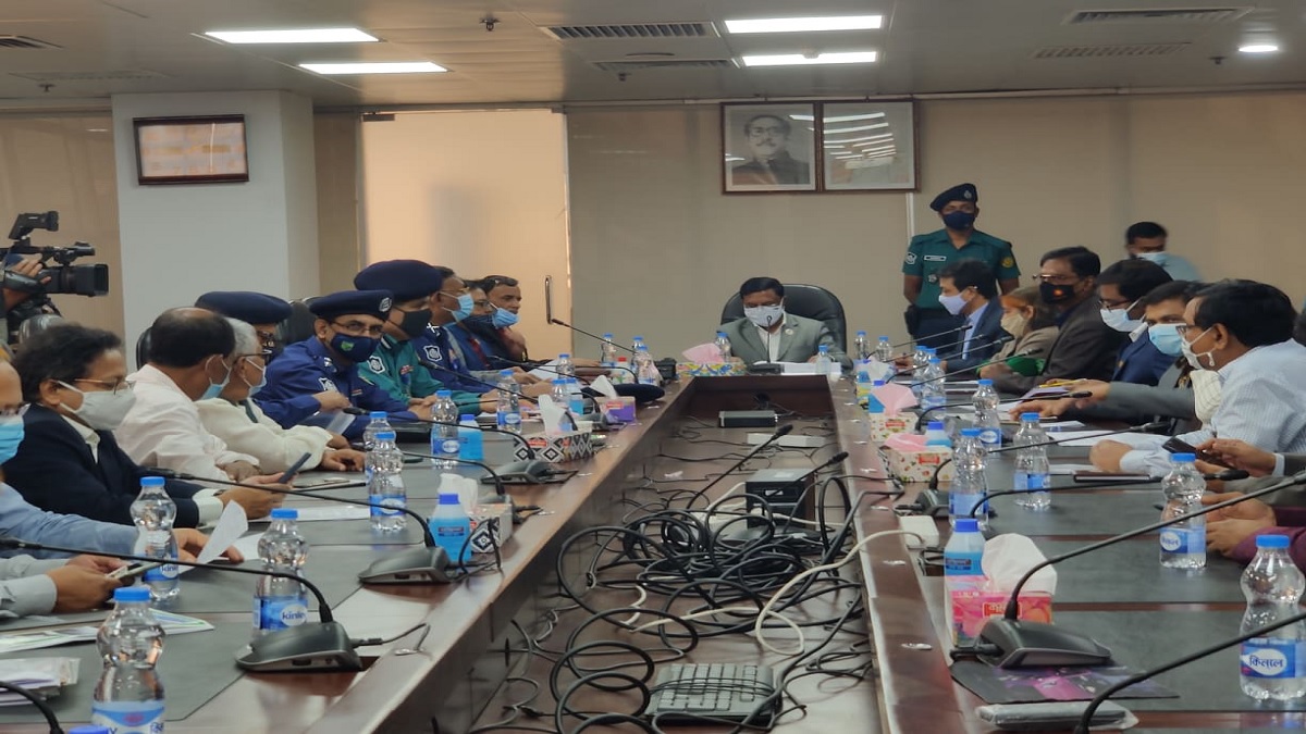 বাস মালিকরা হাফ পাসে রাজি না, সিদ্ধান্ত ছাড়াই বৈঠক শেষ