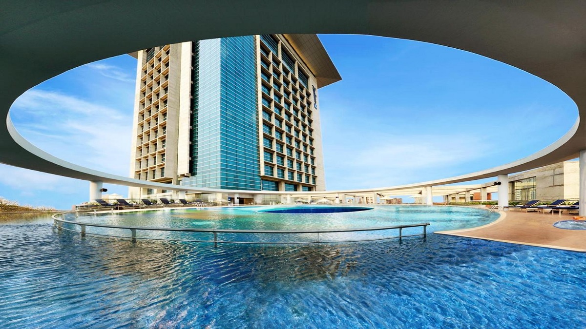 চট্টগ্রামে হোটেল র্যাডিসন ব্লু বে ভিউ’র ২০ তলা থেকে লাফ দিয়ে আত্মহত্যা