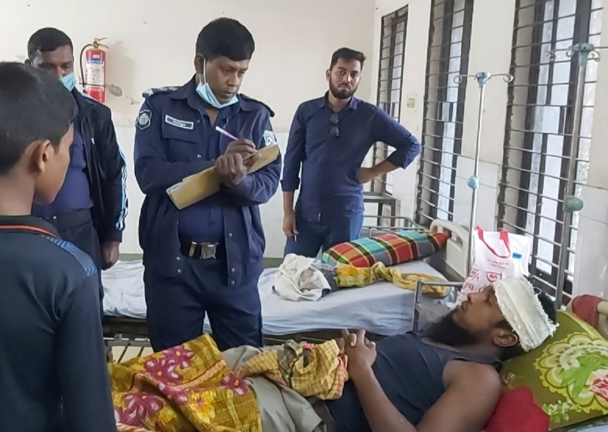 রংপুরের এক পরাজিত প্রার্থীর বাড়িতে হামলা হেরে যাওয়া অপর প্রার্থীর, আহত ৪