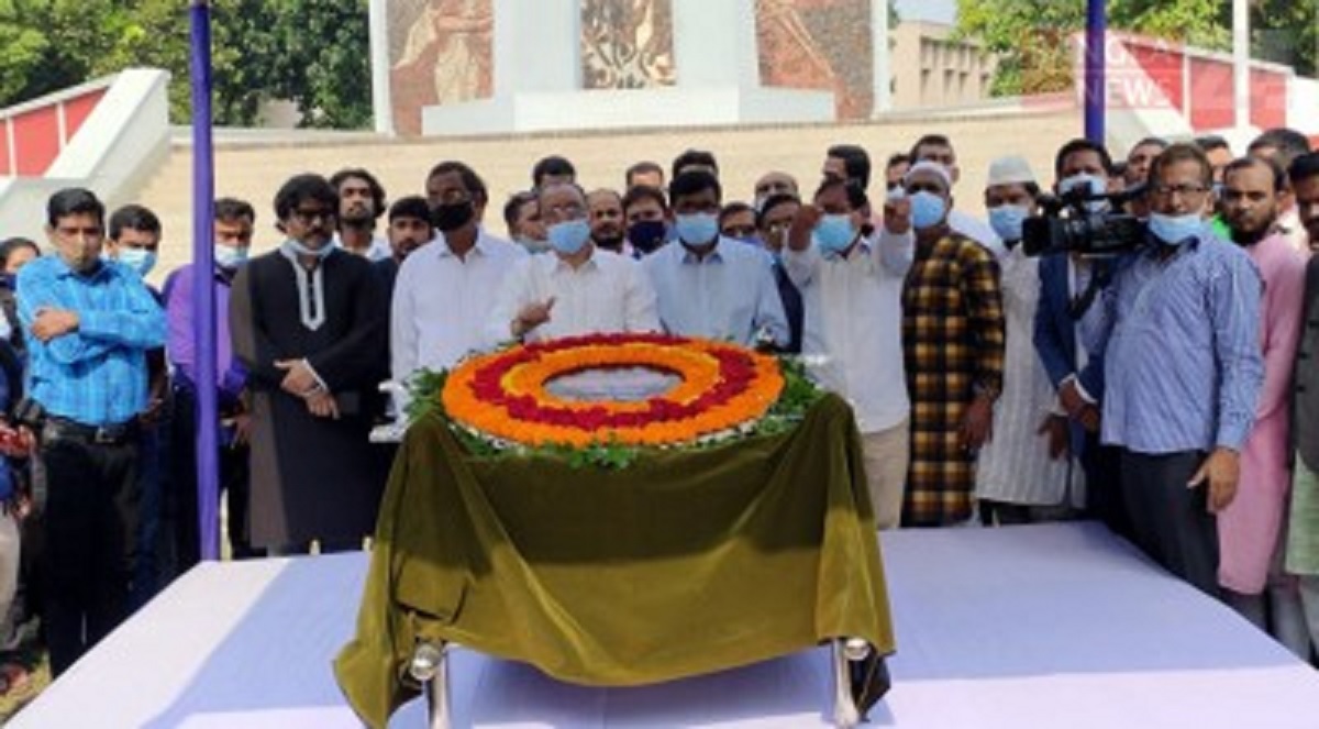 রাবি ক্যাম্পাসে হাসান আজিজুল হককে সর্বস্তরের শ্রদ্ধা