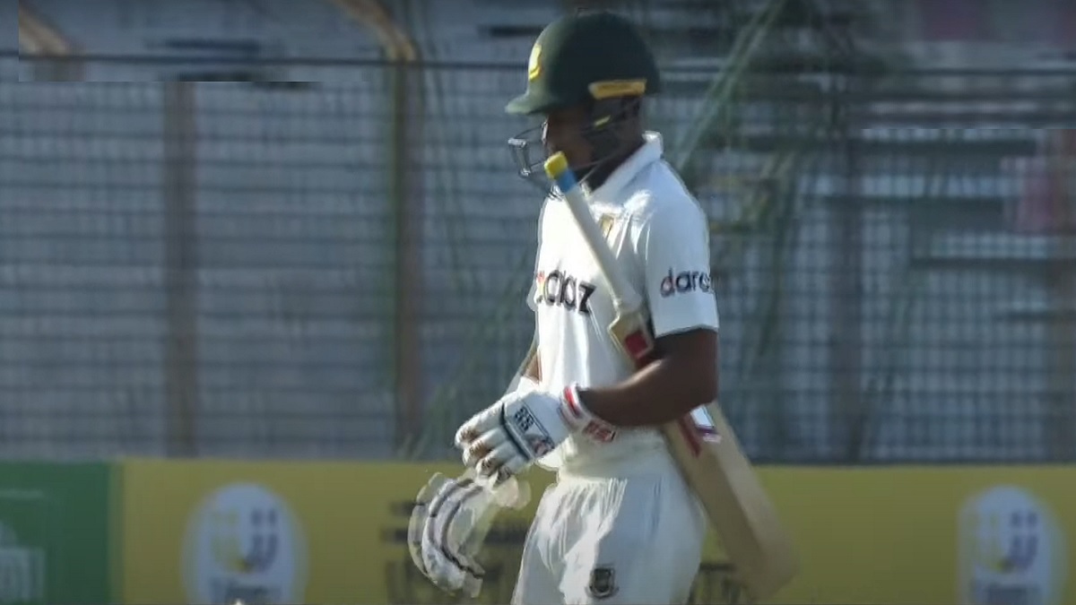 বিপর্যয়ে বাংলাদেশ; নেই ৩ উইকেট