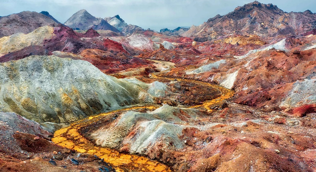 মশলা হিসেবে ব্যবহার করা হয় এই দ্বীপের মাটি!