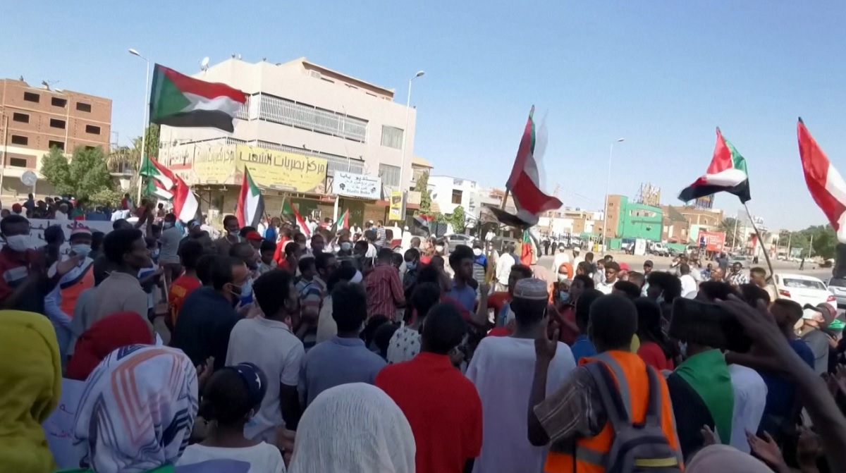 সেনাশাসন বিরোধী বিক্ষোভে উত্তাল সুদান, নিহত কমপক্ষে ৫