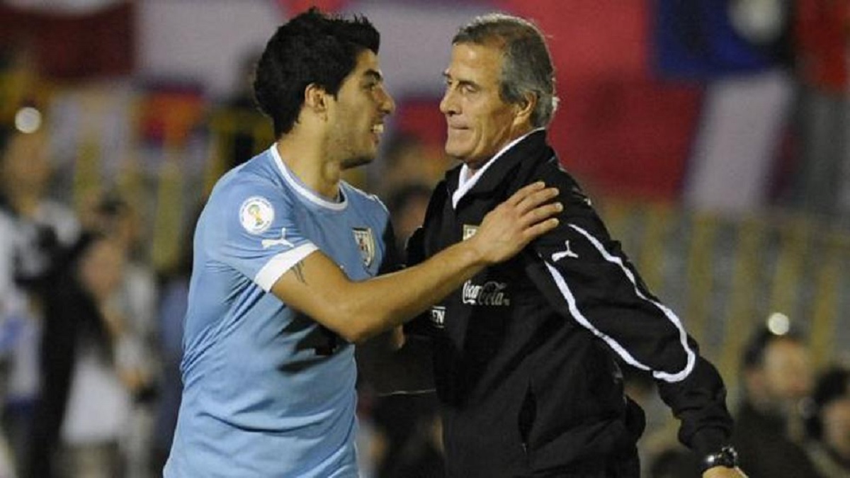 ১৫ বছর পর তাবারেজকে কোচের পদ থেকে বরখাস্ত করলো উরুগুয়ে