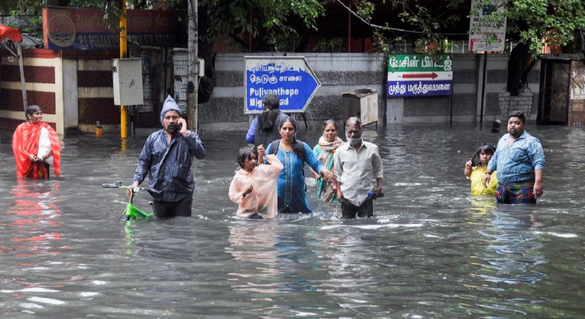 প্রবল বন্যায় বিপর্যস্ত তামিলনাড়ু, সহায়তার আশ্বাস মোদির