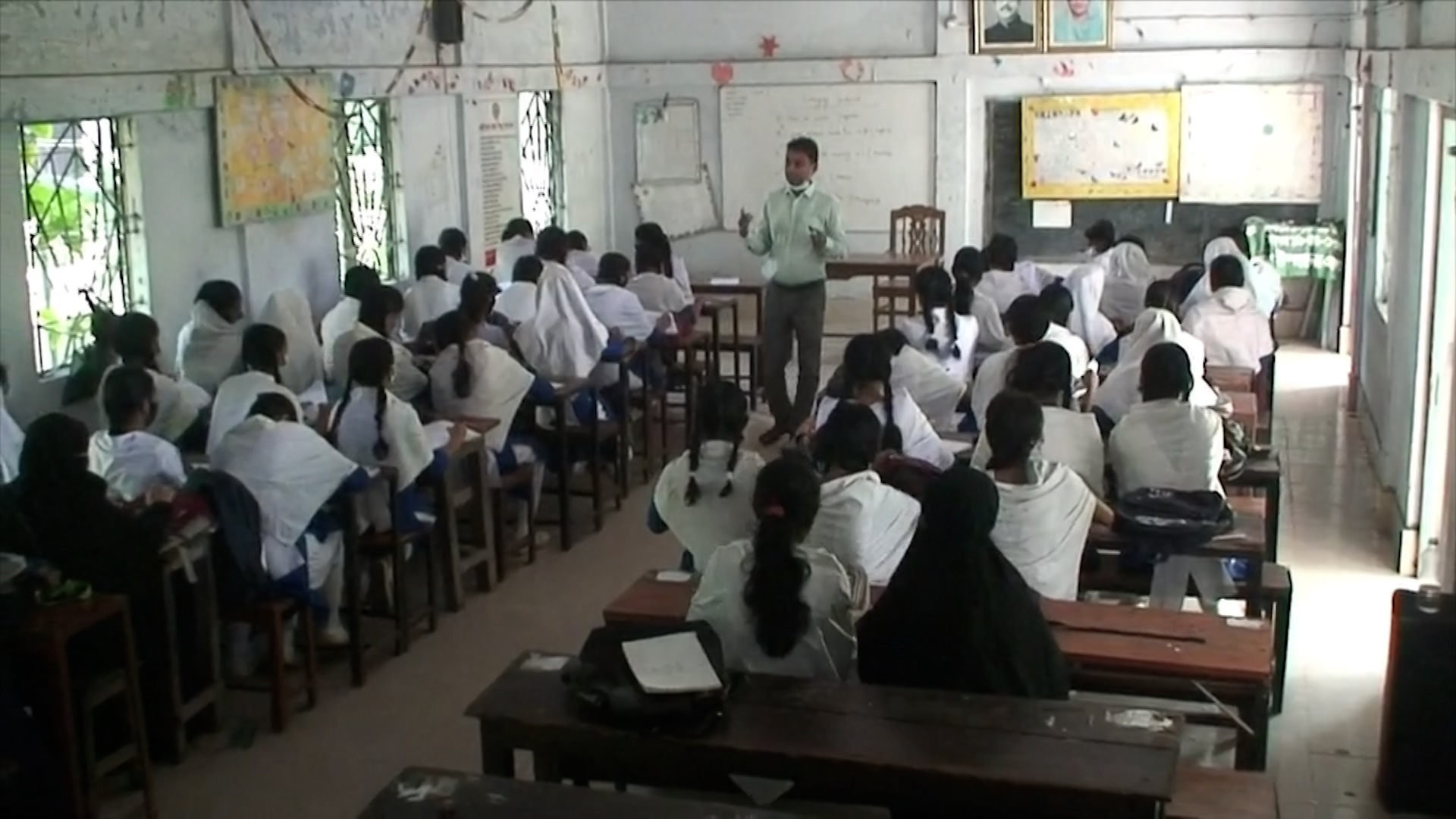 স্কুলে একাই পড়ান জয়ন্ত, পালন করেন নৈশ প্রহরীর দায়িত্বও