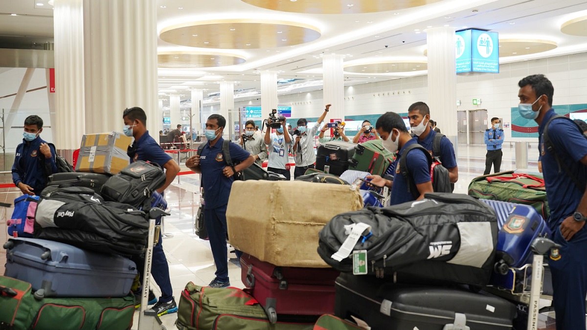 দেশে ফিরেছে টাইগাররা