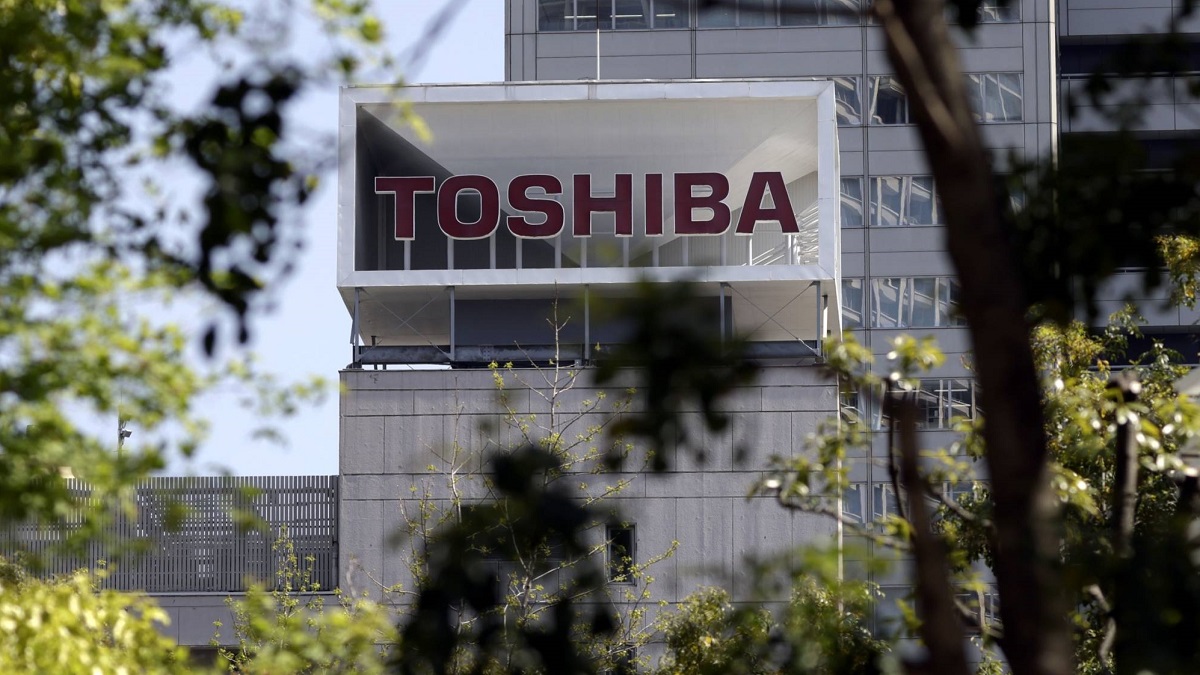 ভেঙে তিন টুকরো হচ্ছে তোশিবা কোম্পানি