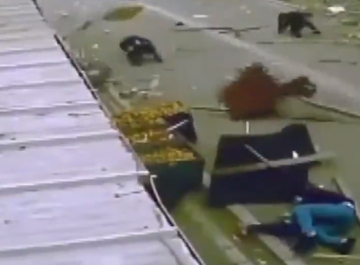 তুরস্কে আচমকা ঝড়ো হাওয়ায় সব লণ্ডভণ্ড, নিহত ৪ (ভিডিও)