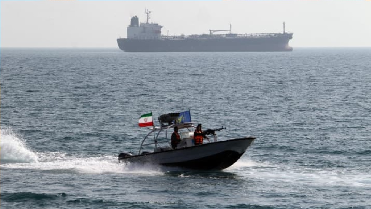 ইরানে তেল চুরি করতে গিয়ে ধরা খেলো যুক্তরাষ্ট্র