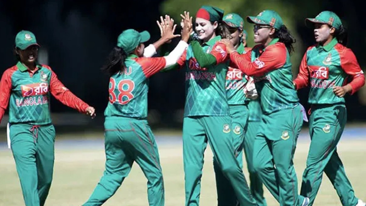 বাড়ছে নারী ক্রিকেটারদের বেতন