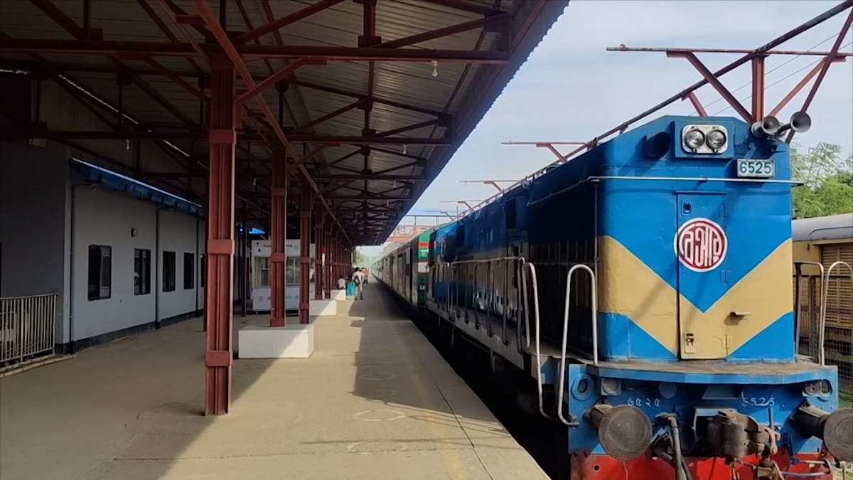 নিম্নমানের যাত্রীসেবা নিয়ে আবার চালু বেনাপোল এক্সপ্রেস