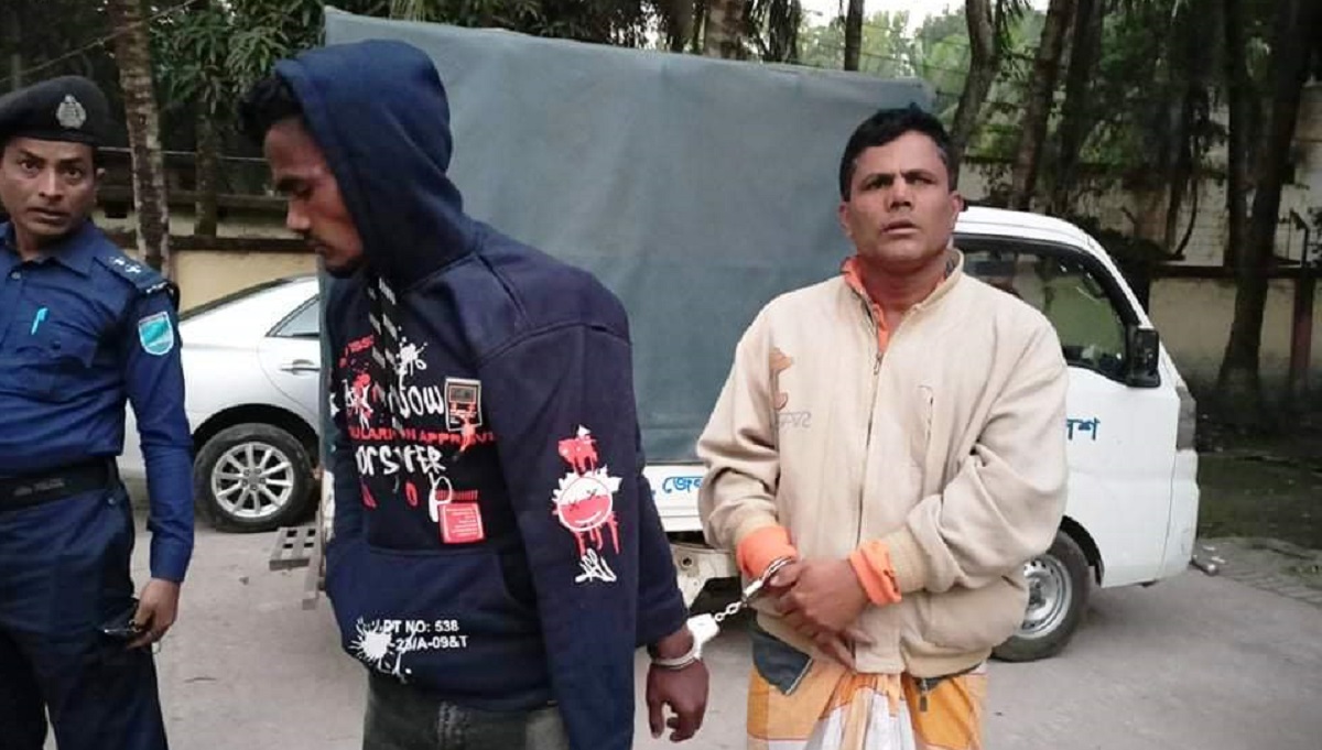 অভিনব কায়দায় প্রতারণা; শেষরক্ষা হলো না বাবা-ছেলের