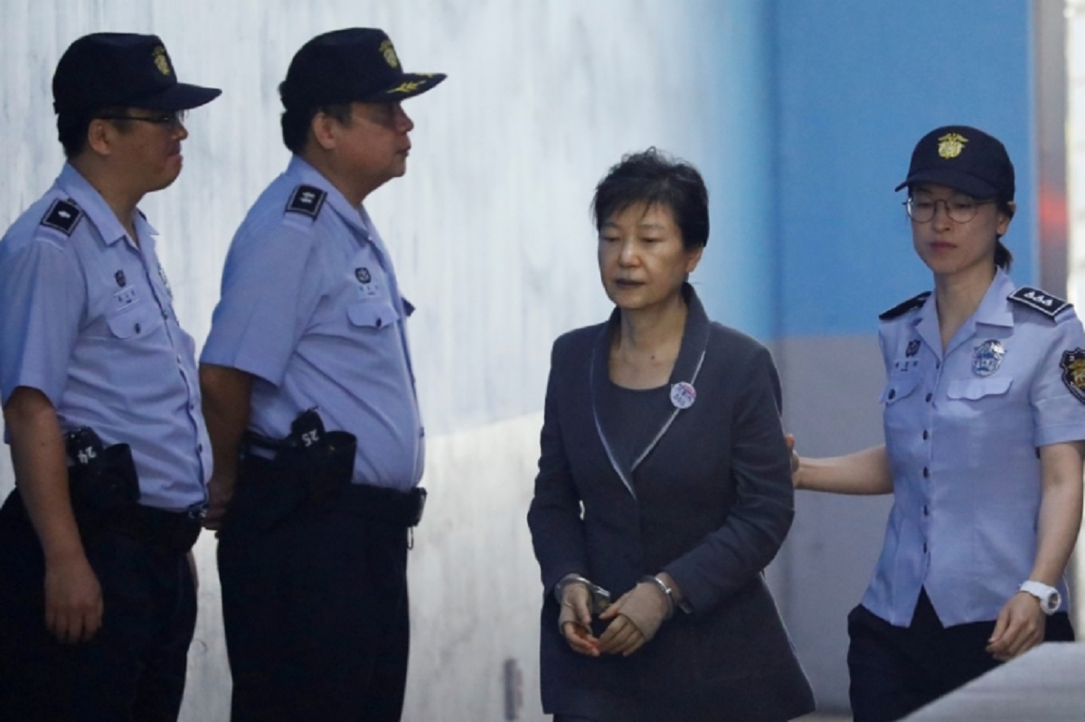 অসুস্থতার জেরে ‘বিশেষ ক্ষমা’ পেলেন দ. কোরিয়ার সাবেক প্রেসিডেন্ট