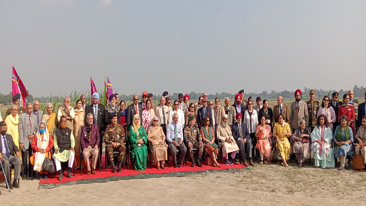 টাঙ্গাইলে ভারতীয় যোদ্ধাদের প্যারাড্রপিংয়ের স্থান পরিদর্শন