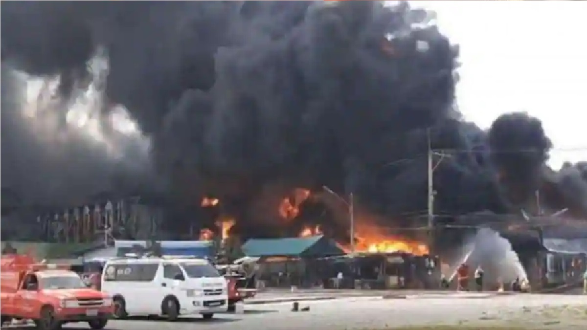 বসের ওপর রেগে কোটি টাকার সম্পত্তি পুড়িয়ে দিলেন নারী কর্মী!