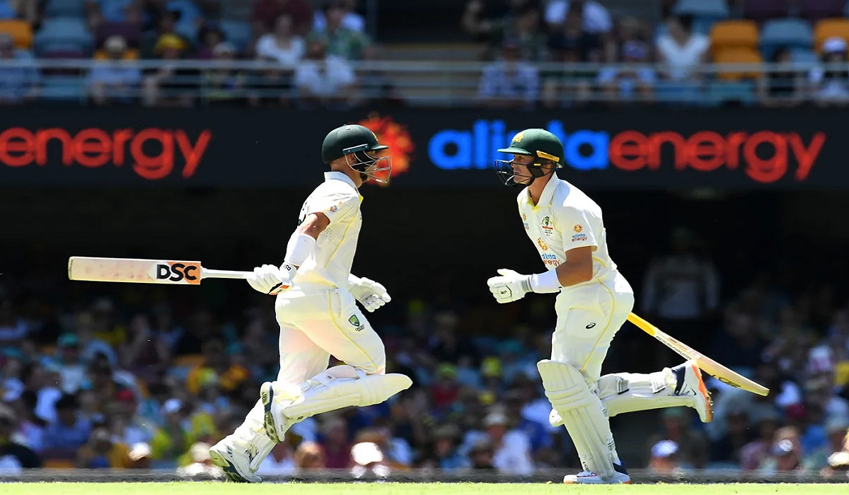 ব্রিসবেনে বড় লিড নেয়ার পথে অস্ট্রেলিয়া