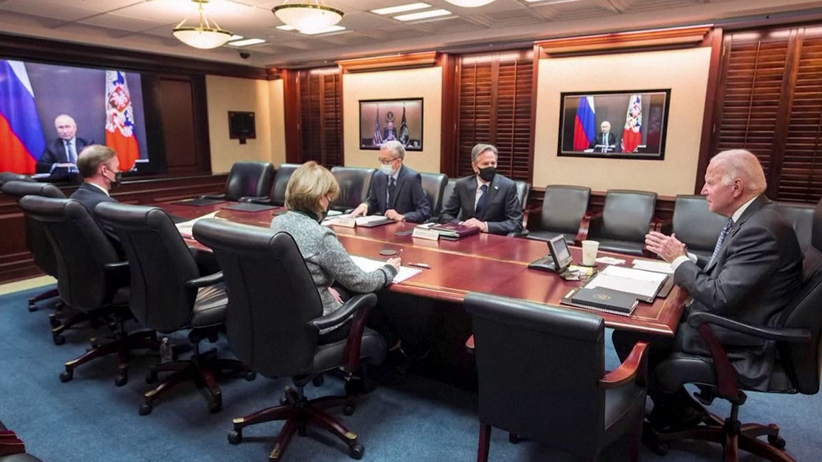 চলতি মাসে আবারও মুখোমুখি বাইডেন-পুতিন