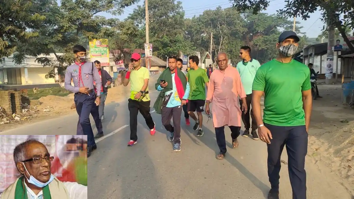 স্বাধীনতার সুবর্ণজয়ন্তীতে পায়ে হেঁটে ৫০ কিলোমিটার পাড়ি দিচ্ছেন মুক্তিযোদ্ধা