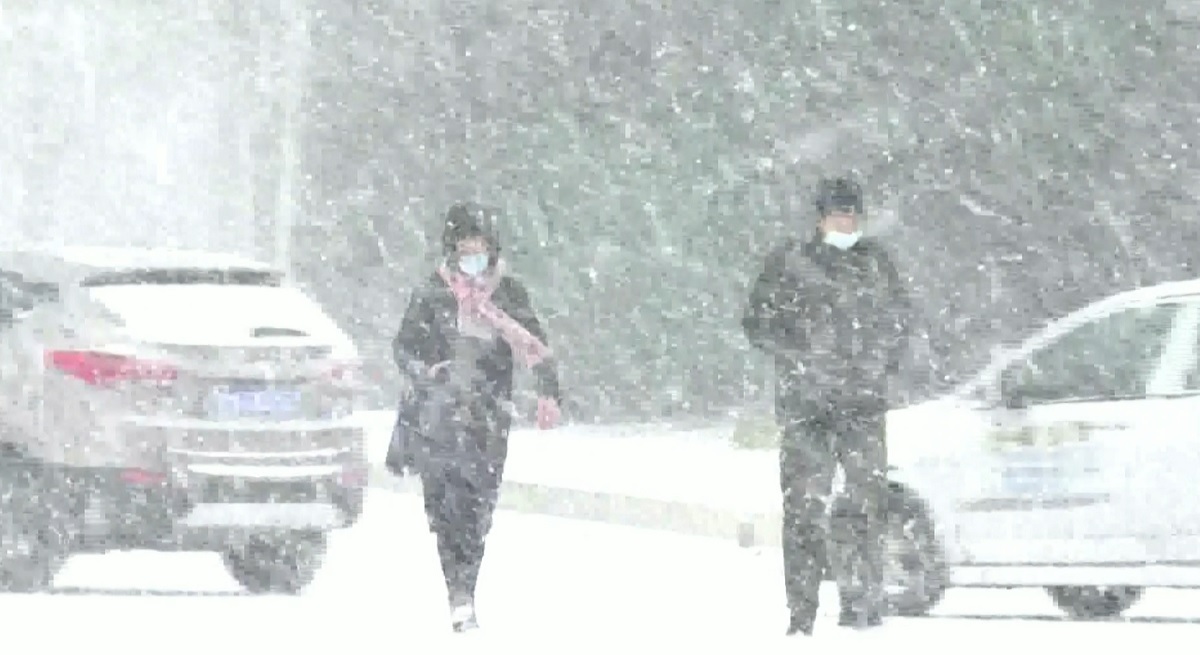 প্রবল তুষারপাতের কবলে চীন