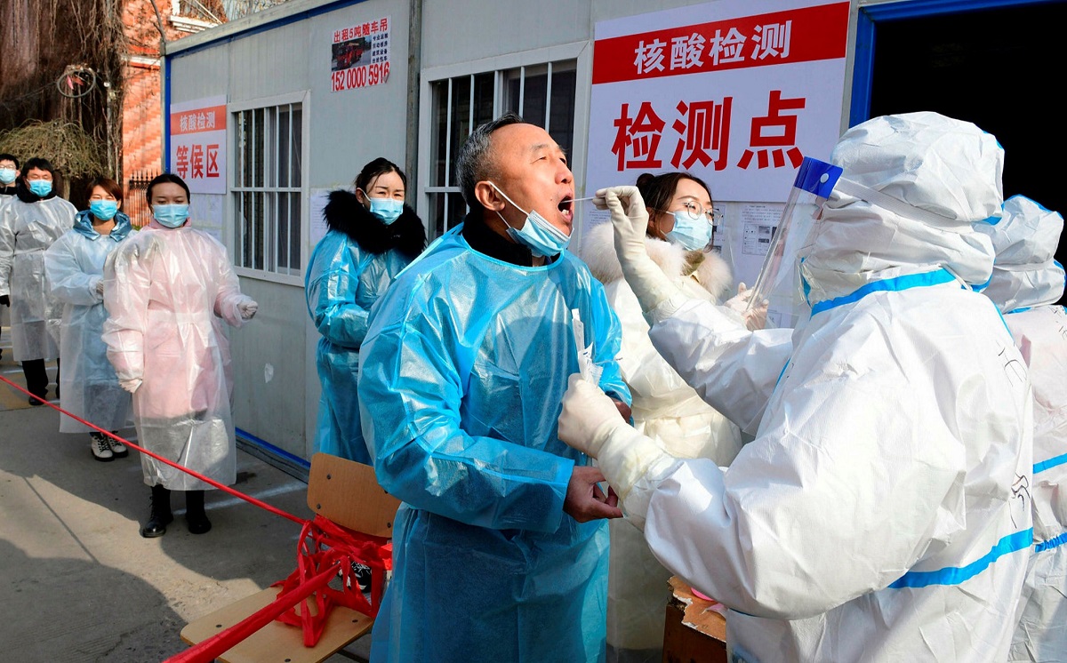 স্বেচ্ছায় করোনা পরীক্ষা করে পজেটিভ হলে লাখ টাকার বেশি পুরস্কার!