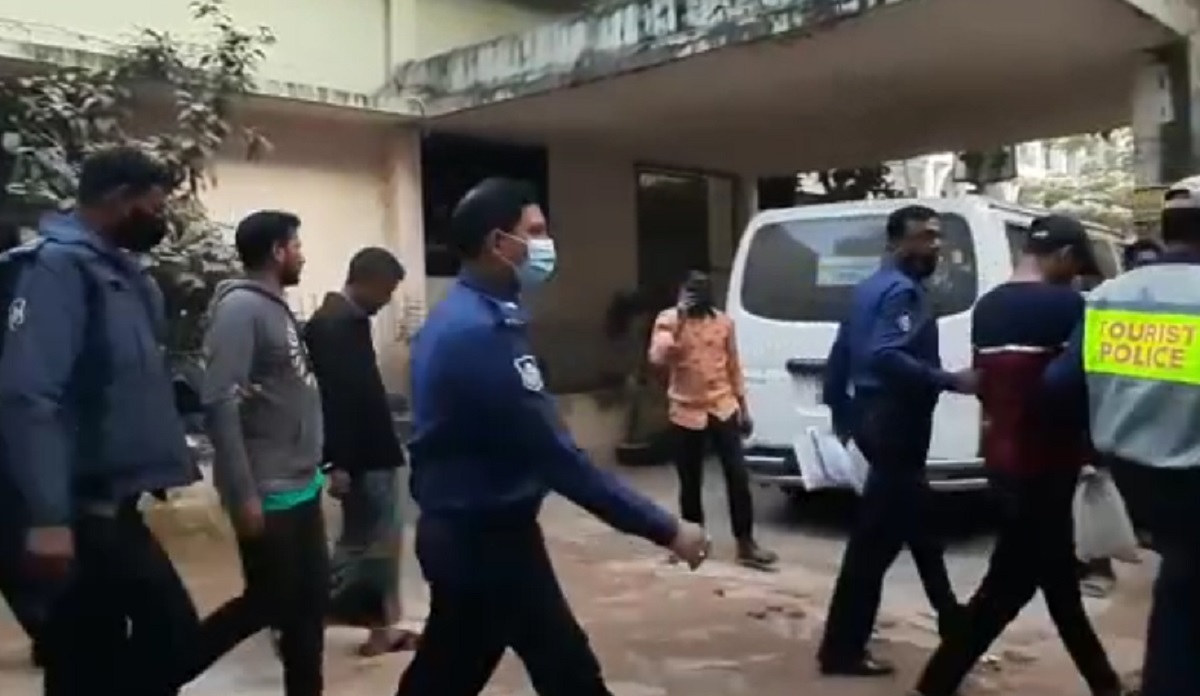 কক্সবাজারে নারীকে সংঘবদ্ধ ধর্ষণ: আরও ৩ জনের রিমান্ড মঞ্জুর