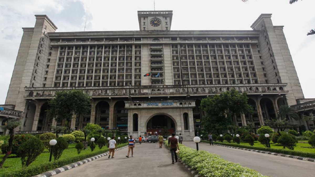 অন্যকে দিয়ে গাড়ি চালানোয় দক্ষিণ সিটির ৯ চালক বরখাস্ত