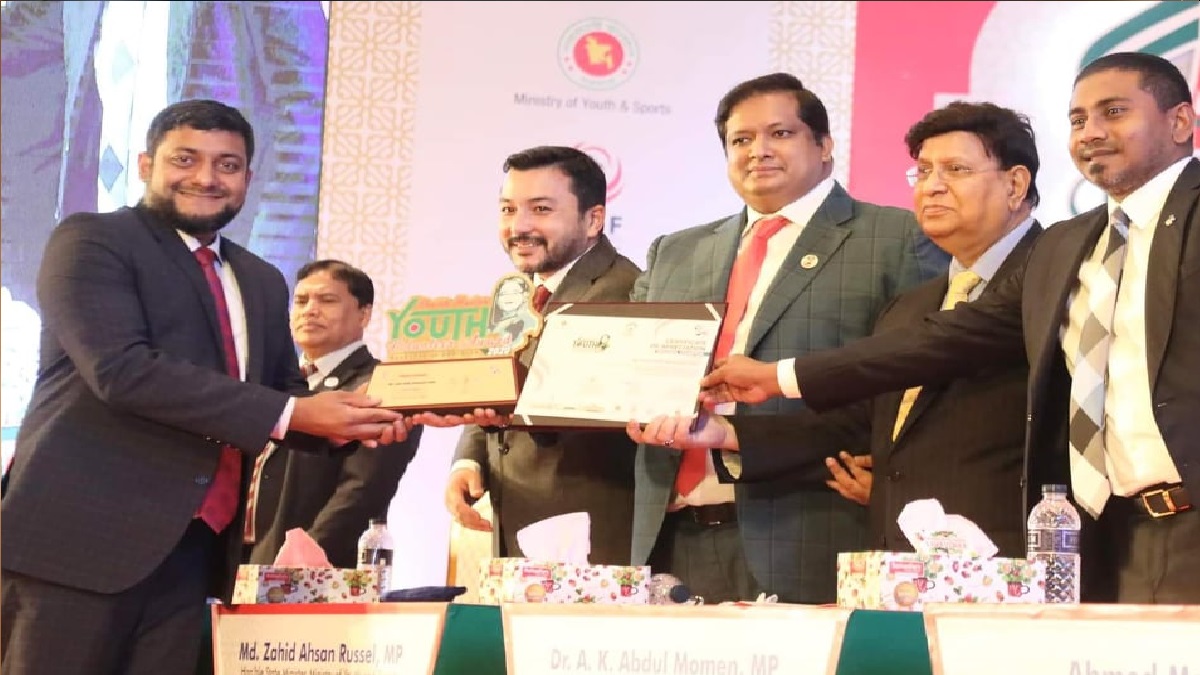 ডা. তুষার পেলেন শেখ হাসিনা ইয়ুথ ভলান্টিয়ার অ্যাওয়ার্ড ২০২০