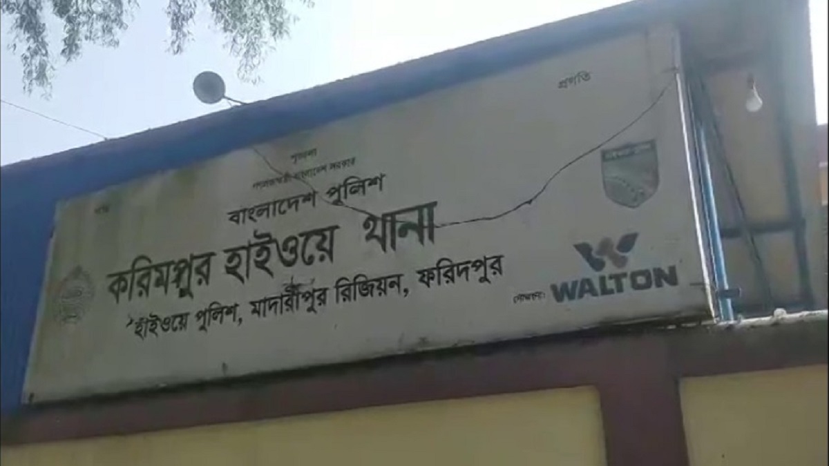 মাহফিলে আবু ত্বহাকে বক্তব্য দিতে না দেয়ায় পুলিশ ফাঁড়িতে হামলার ঘটনায় দুই মামলা