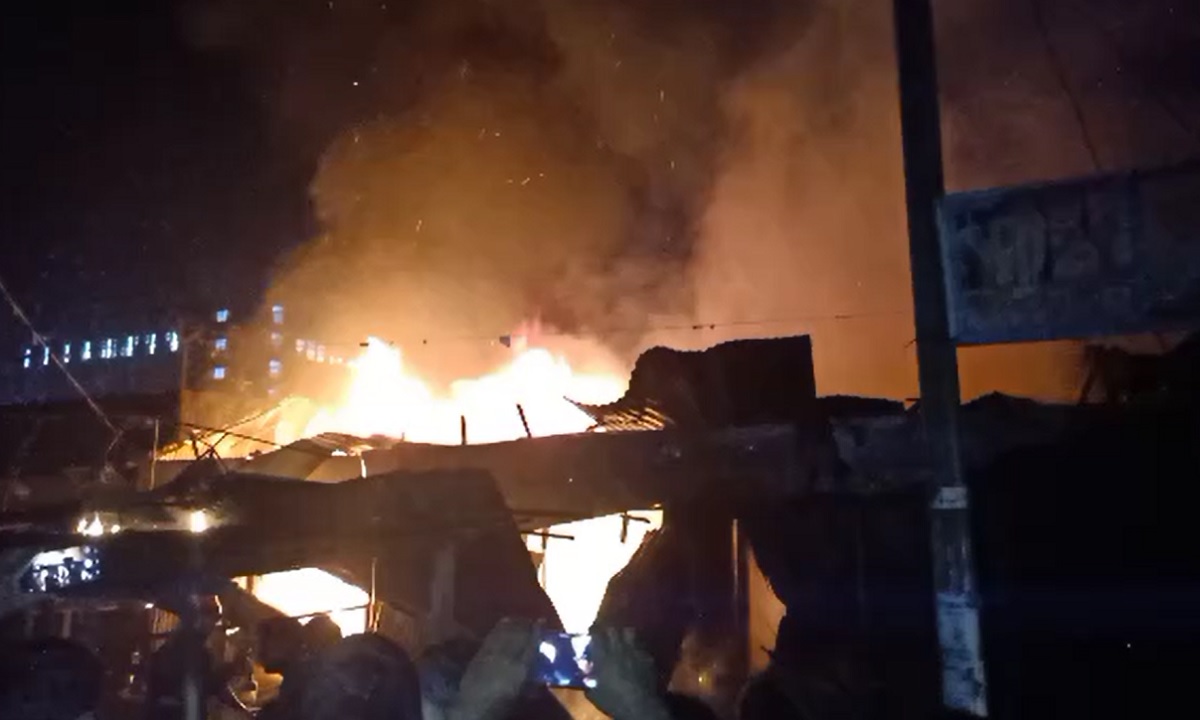 গাজীপুরে আগুনে পুড়লো ৬ দোকান