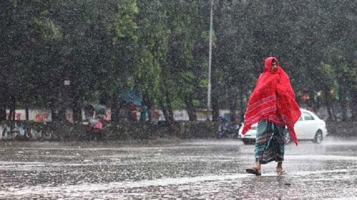 জাওয়াদের প্রভাবে রাজধানীতে গুঁড়িগুঁড়ি বৃষ্টি