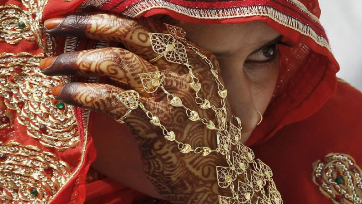 ভারতে মেয়েদের বিয়ের বয়স বাড়াতে প্রস্তাব পাস