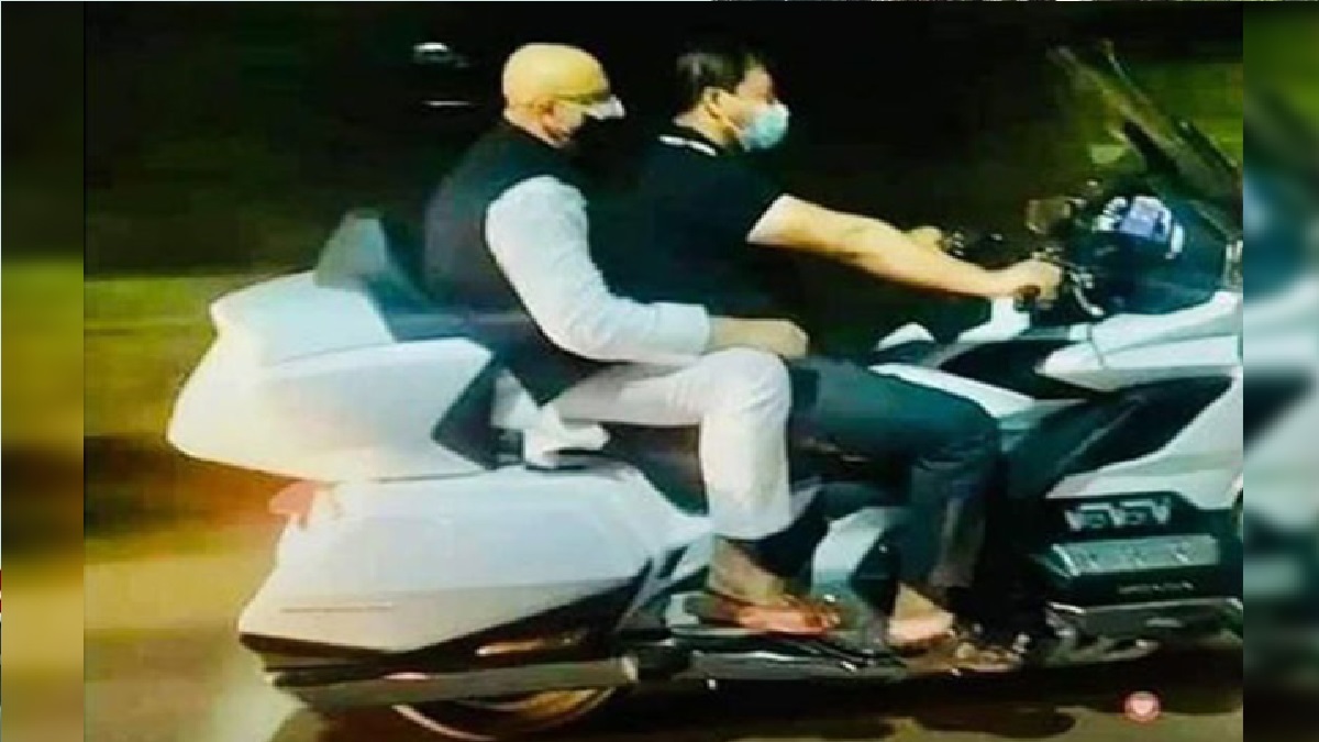 বরখাস্ত মেয়র জাহাঙ্গীর ও মুরাদের ছবি ভাইরাল!