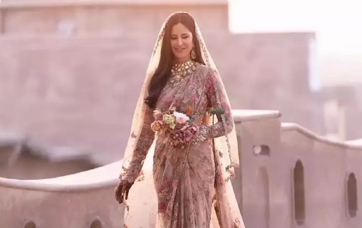 ক্যাটরিনার বিয়ের গাউন-শাড়ি বুনতে ৪০ জন শিল্পীর লেগেছে ১ হাজার ৮০০ ঘণ্টা