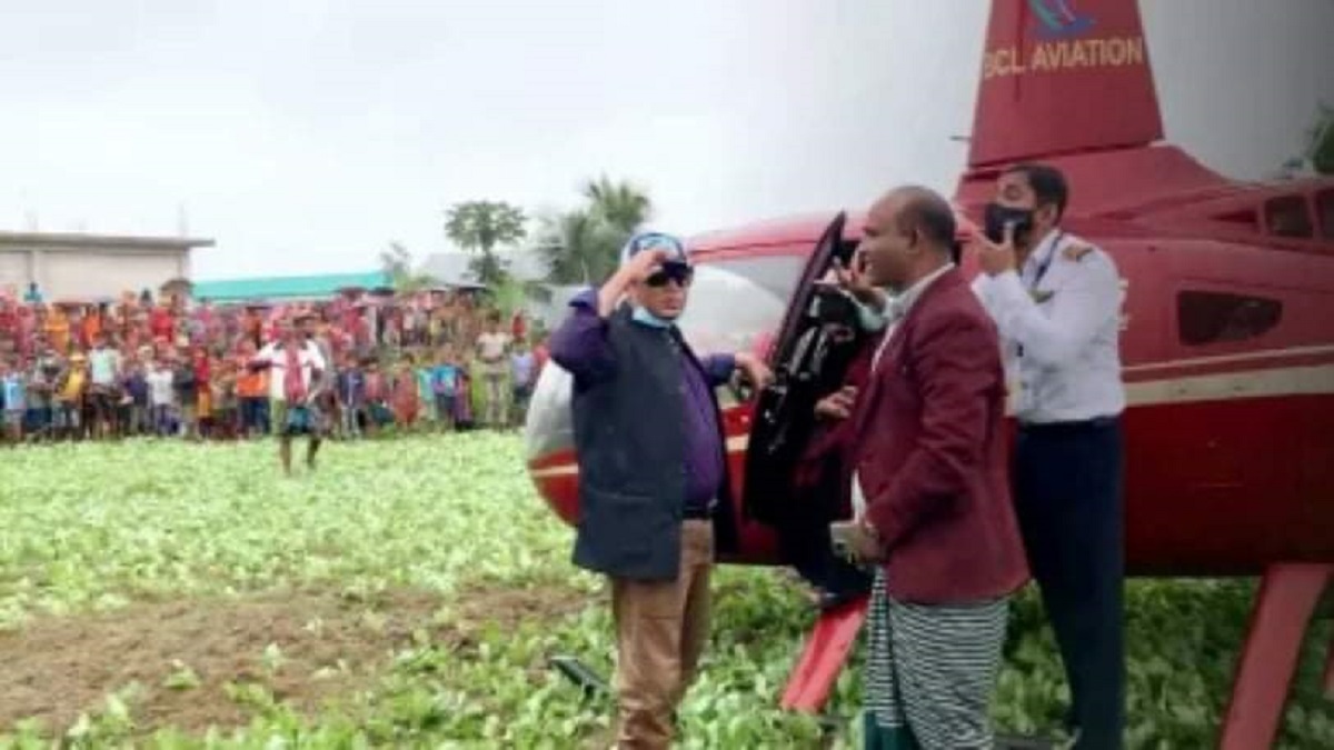 কৃষকের জমিতে অবতরণ করলো চেয়ারম্যান প্রার্থীর হেলিকপ্টার, ক্ষতিপূরণ দাবি