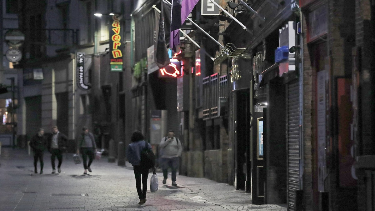 লন্ডনে বেড়েই চলছে করোনা সংক্রমণ, বাতিল হচ্ছে নববর্ষের অনুষ্ঠান