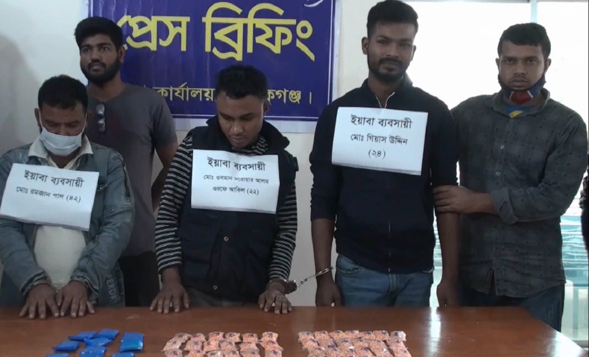 মানিকগঞ্জে ইয়াবাসহ ৩ মাদক ব্যবসায়ী আটক