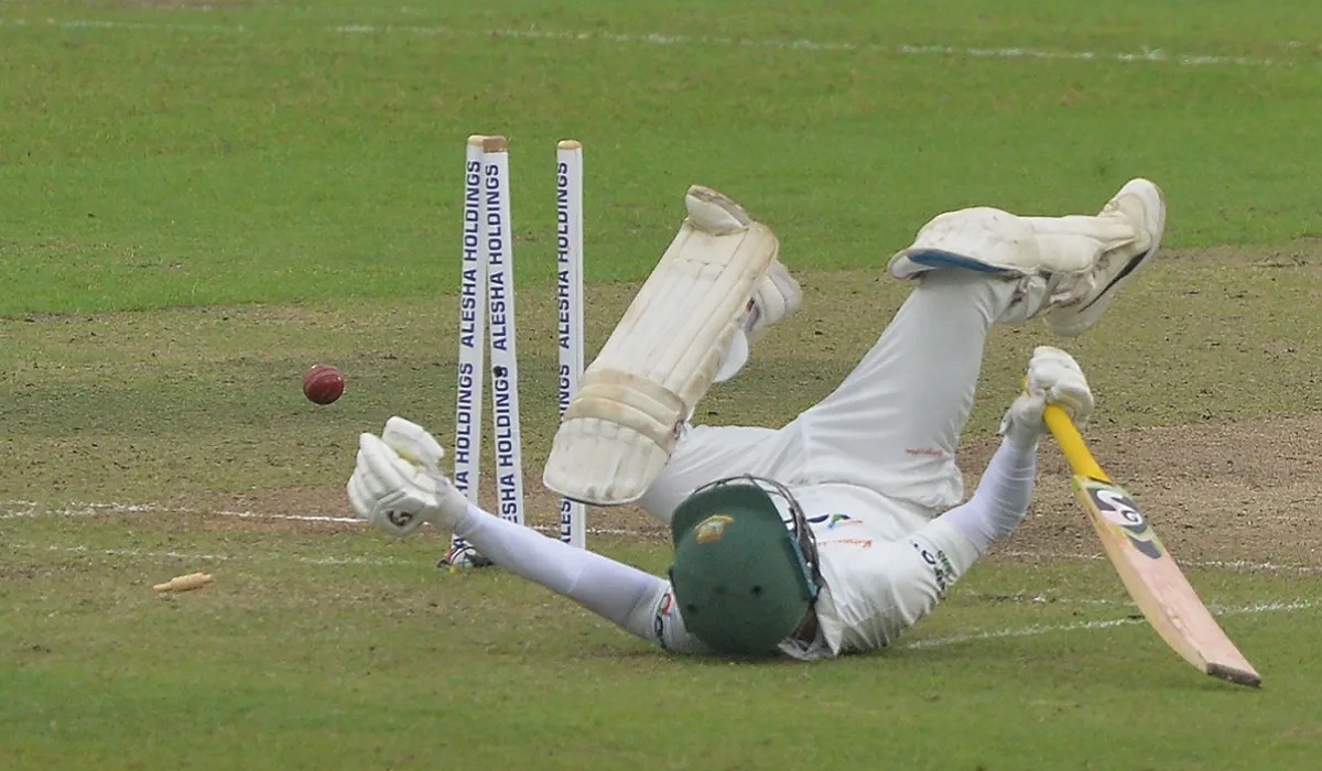 পাকিস্তানের ইনিংস ডিক্লেয়ারের পর বাংলাদেশের চেনা বিপর্যয়