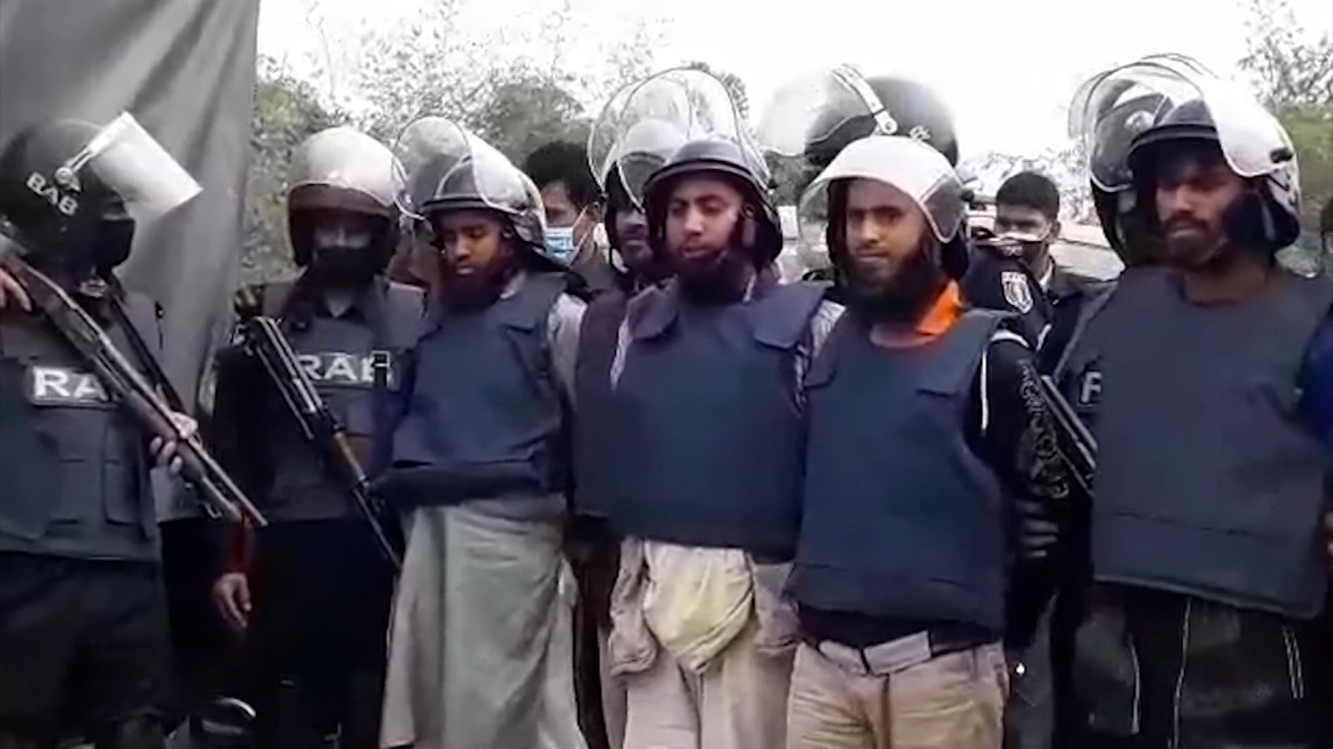 নীলফামারীতে ‘জঙ্গি আস্তানায়’ র্যাবের অভিযান, আটক ৫